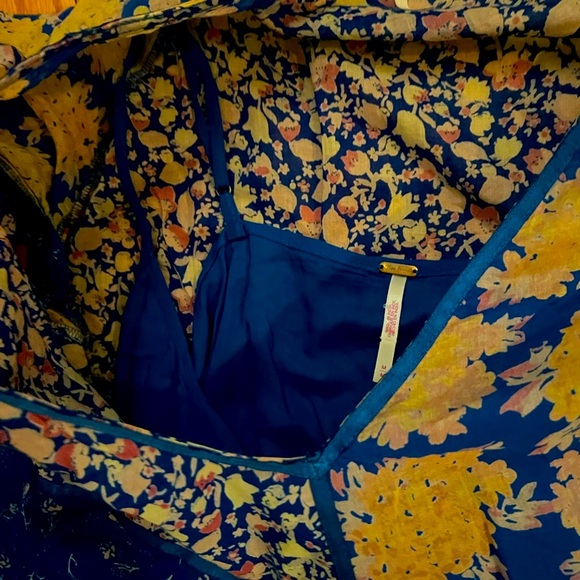 Free People T shirt dress with built in adjustable slip - Picture 4 of 4